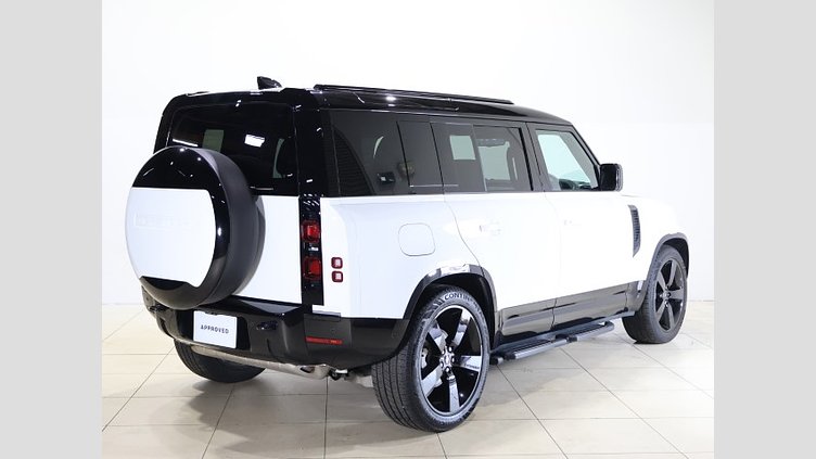2025 認定中古車 Land Rover Defender 110 フジホワイト P300 ガソリン X-Dynamic SE