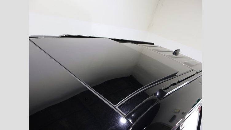 2025 認定中古車 Land Rover Defender 110 フジホワイト P300 ガソリン X-Dynamic SE