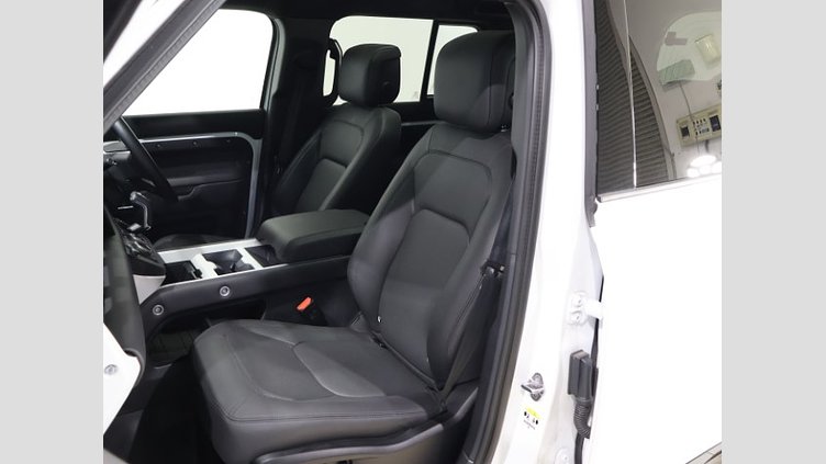 2025 認定中古車 Land Rover Defender 110 フジホワイト P300 ガソリン X-Dynamic SE