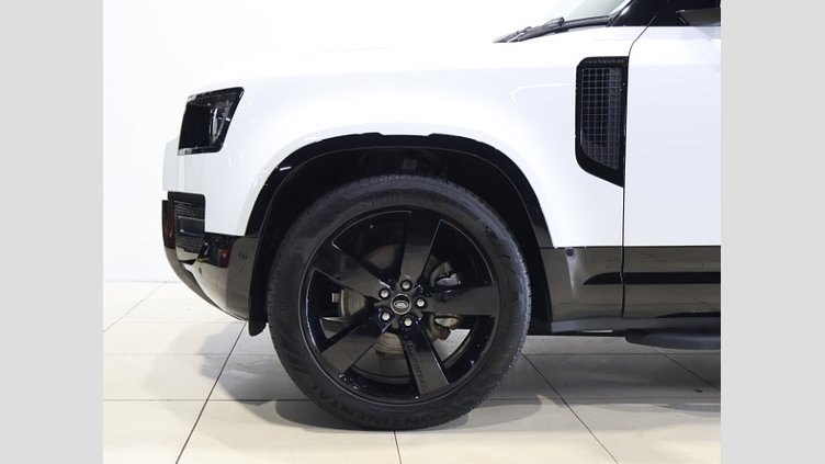 2025 認定中古車 Land Rover Defender 110 フジホワイト P300 ガソリン X-Dynamic SE