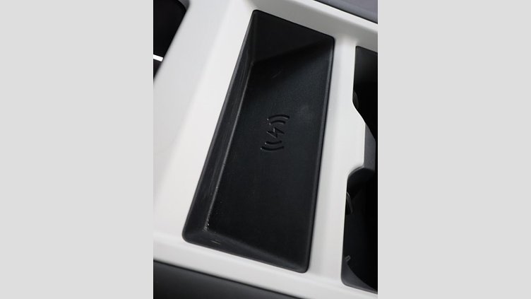 2025 認定中古車 Land Rover Defender 110 フジホワイト P300 ガソリン X-Dynamic SE