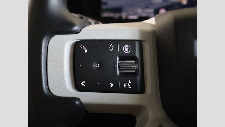 2025 認定中古車 Land Rover Defender 110 フジホワイト P300 ガソリン X-Dynamic SE
