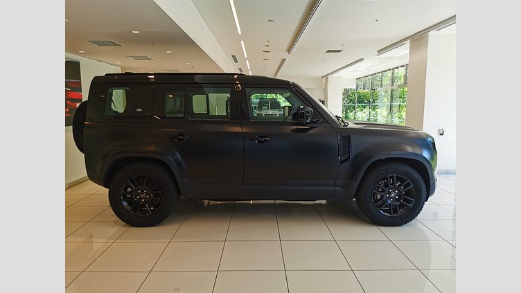 2023 認定中古車 Land Rover Defender 110 サントリーニブラック D300 AWD（AT） S