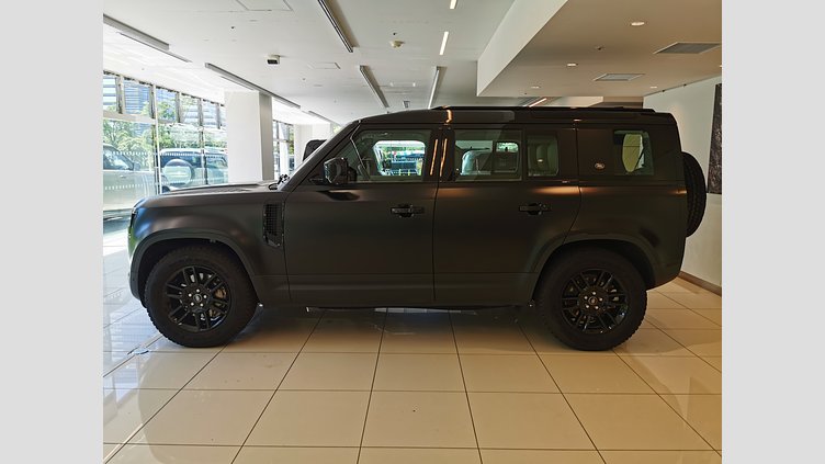 2023 認定中古車 Land Rover Defender 110 サントリーニブラック D300 AWD（AT） S