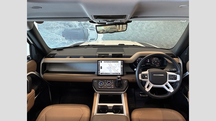 2024 認定中古車 Land Rover Defender 110 フジホワイト D350 ディーゼルマイルドハイブリッド X-Dynamic HSE
