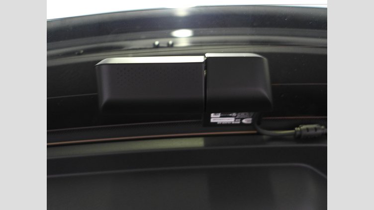2024 認定中古車 Land Rover Range Rover Ostuni Pearl White 3.0 litre i6 PHEV​ SE 