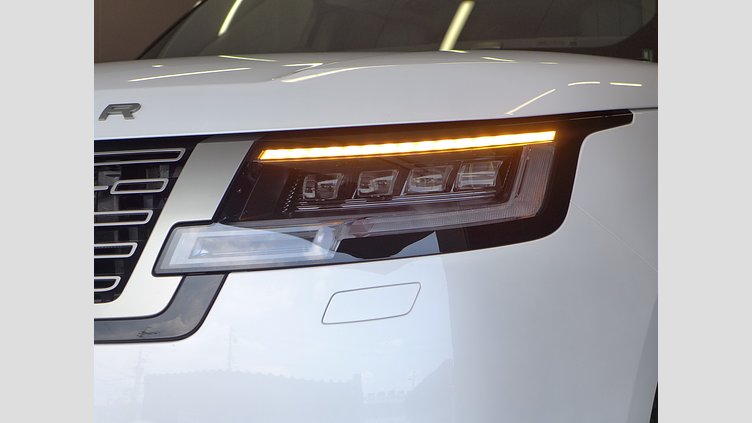 2024 認定中古車 Land Rover Range Rover Ostuni Pearl White 3.0 litre i6 PHEV​ SE 