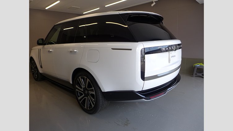 2024 認定中古車 Land Rover Range Rover Ostuni Pearl White 3.0 litre i6 PHEV​ SE 