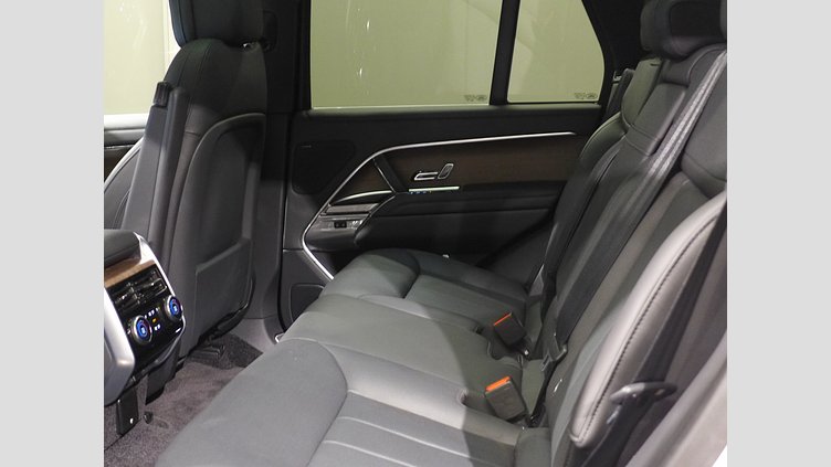 2024 認定中古車 Land Rover Range Rover Ostuni Pearl White 3.0 litre i6 PHEV​ SE 