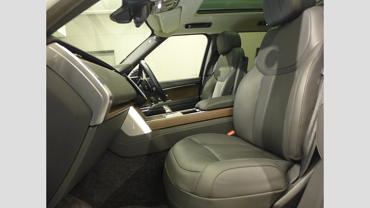 2024 認定中古車 Land Rover Range Rover Ostuni Pearl White 3.0 litre i6 PHEV​ SE 