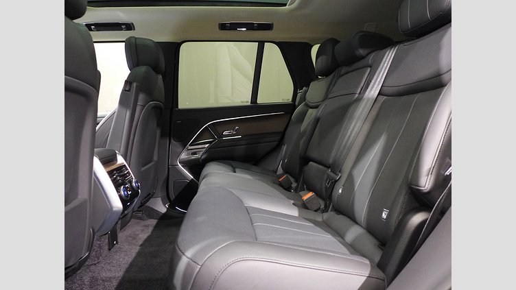 2024 認定中古車 Land Rover Range Rover Ostuni Pearl White 3.0 litre i6 PHEV​ SE 