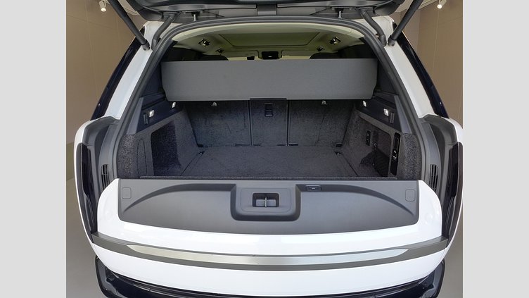 2024 認定中古車 Land Rover Range Rover Ostuni Pearl White 3.0 litre i6 PHEV​ SE 