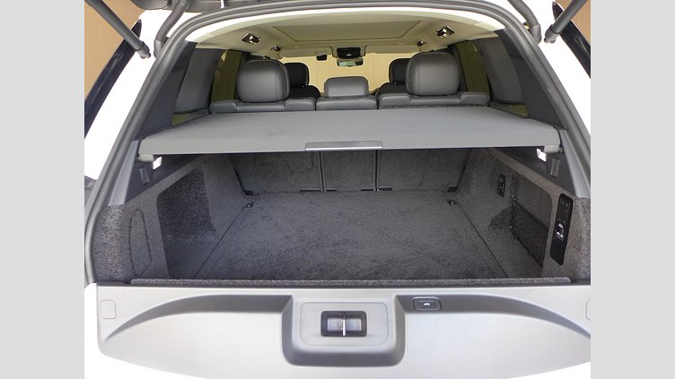 2024 認定中古車 Land Rover Range Rover Ostuni Pearl White 3.0 litre i6 PHEV​ SE 