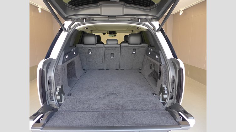 2024 認定中古車 Land Rover Range Rover Ostuni Pearl White 3.0 litre i6 PHEV​ SE 