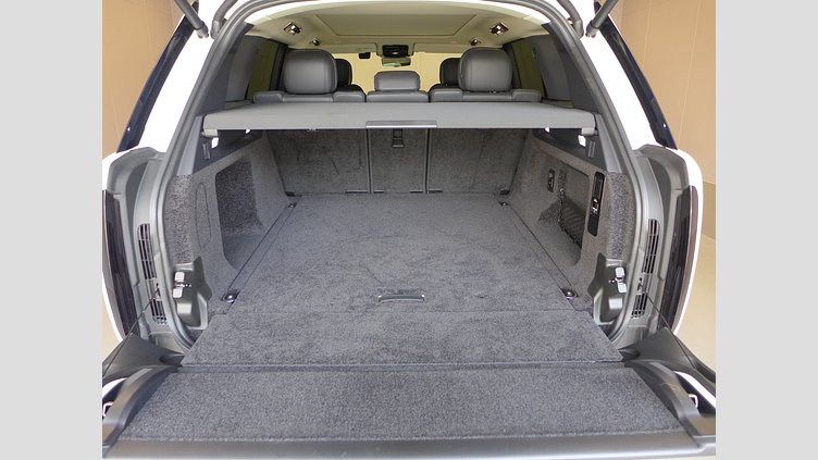 2024 認定中古車 Land Rover Range Rover Ostuni Pearl White 3.0 litre i6 PHEV​ SE 