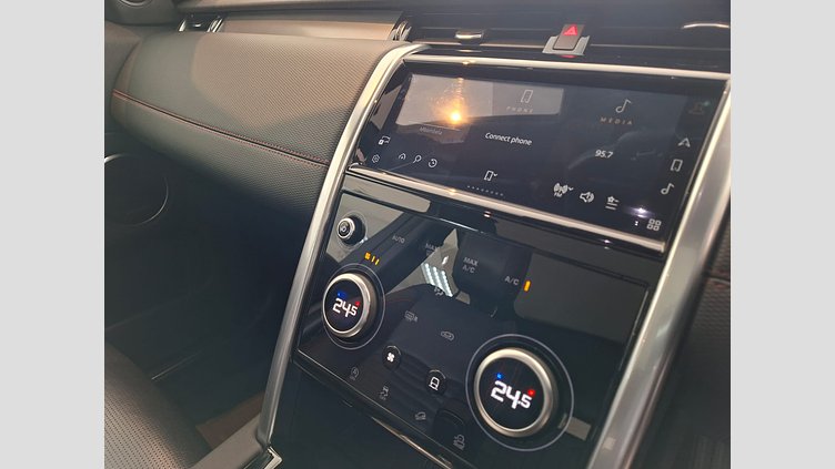 2023 Approved Land Rover Discovery Sport Ostuni Pearl White 2023 Land Rover Discovery Sport D200 Urban Edition in Ostuni Pearl combines a frugal 2.0 turbo diesel

- 2.0L i4 turbo diesel, 147 kW, 430 Nm, 0-100 km/h in 8.6 s, top speed 209 km/h


 2023