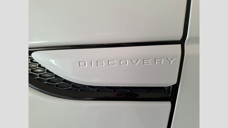 2023 Approved Land Rover Discovery Sport Ostuni Pearl White 2023 Land Rover Discovery Sport D200 Urban Edition in Ostuni Pearl combines a frugal 2.0 turbo diesel

- 2.0L i4 turbo diesel, 147 kW, 430 Nm, 0-100 km/h in 8.6 s, top speed 209 km/h


 2023