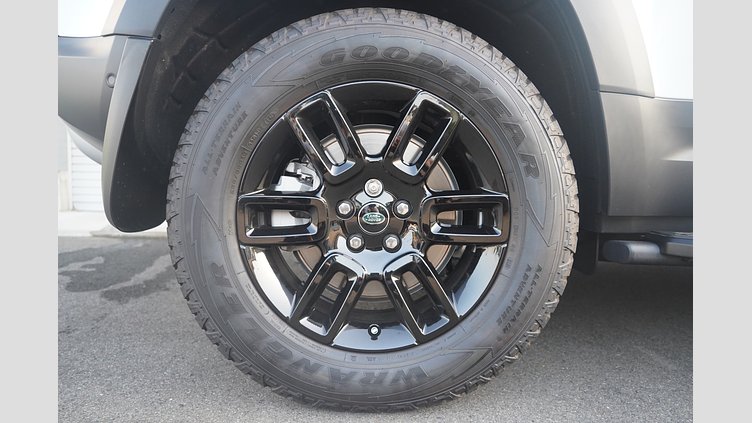 2024 認定中古車 Land Rover Defender 110 フジホワイト D300 AWD（AT） S