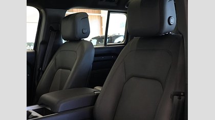 Defender 110 3