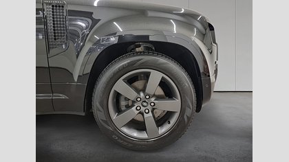 Defender 110 8