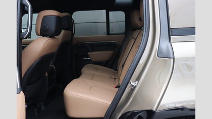 Defender 110 4