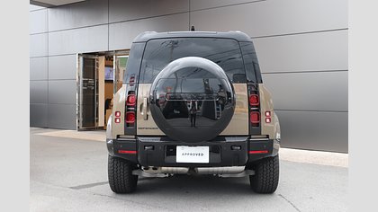 Defender 110 6