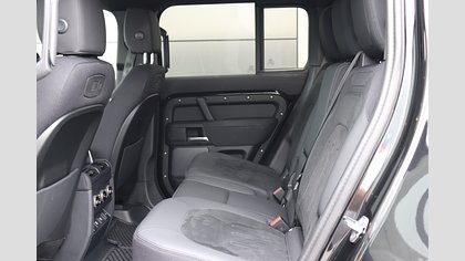 Defender 110 4