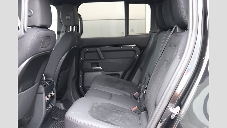 2021 認定中古車 Land Rover Defender 110 サントリーニブラック D300 AWD（AT） S