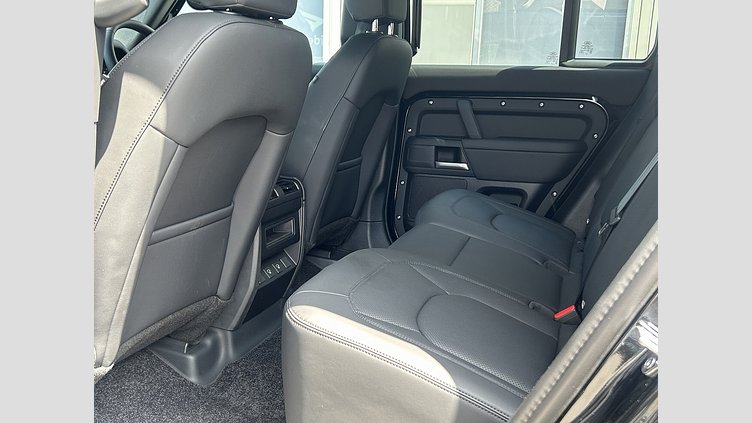 2025 認定中古車 Land Rover Defender 110 サントリーニブラック D350 ディーゼルマイルドハイブリッド S