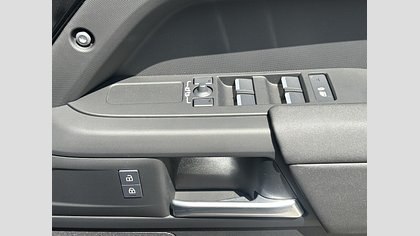 Defender 110 23