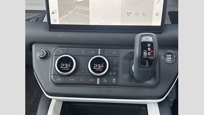 Defender 110 19
