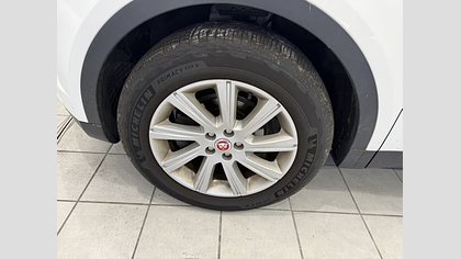 E-Pace 8