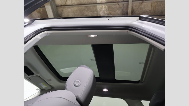 2024 認定中古車 Land Rover Range Rover Evoque Ostuni Pearl White 2.0 litre i4D​ S D200