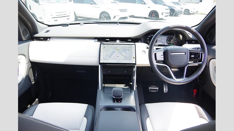 2024 認定中古車 Land Rover Discovery Sport フジホワイト プラグインハイブリッド（ガソリン） 標準ホイール Dynamic HSE