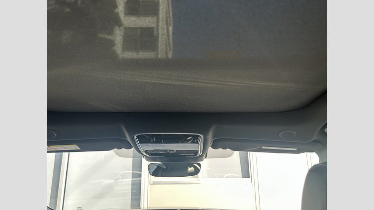 2025 認定中古車 Land Rover Range Rover Velar バトゥミゴールド P400eプラグインハイブリッド（ガソリン） スタンダードホイールベース S