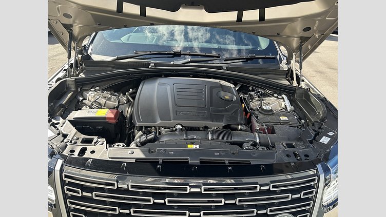 2025 認定中古車 Land Rover Range Rover Velar バトゥミゴールド P400eプラグインハイブリッド（ガソリン） スタンダードホイールベース S
