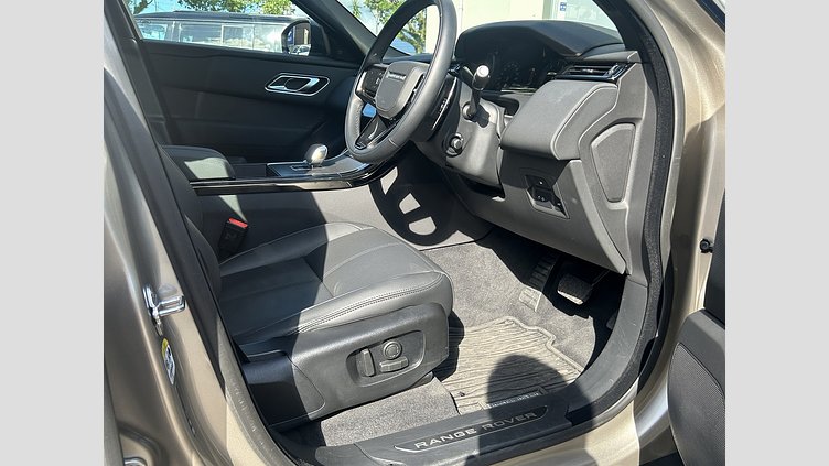 2025 認定中古車 Land Rover Range Rover Velar バトゥミゴールド P400eプラグインハイブリッド（ガソリン） スタンダードホイールベース S