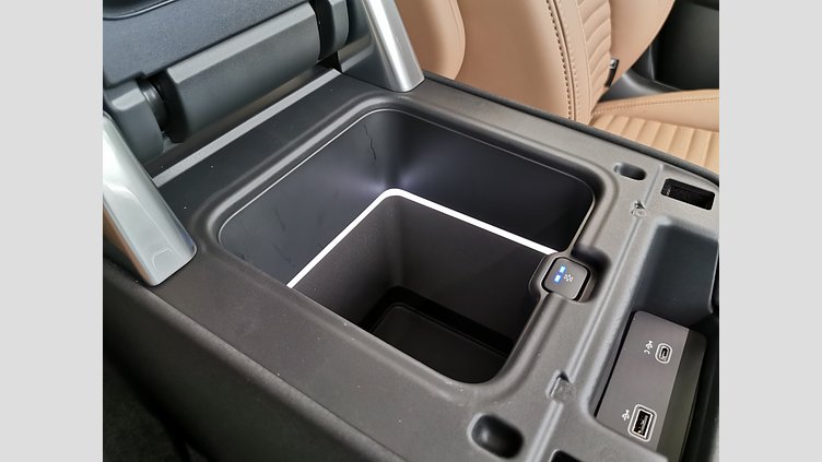 2024 認定中古車 Land Rover Discovery サントリーニブラック D300マイルドハイブリッド（ディーゼル） スタンダードホイールベース Dynamic HSE