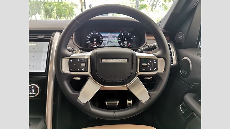 2024 認定中古車 Land Rover Discovery サントリーニブラック D300マイルドハイブリッド（ディーゼル） スタンダードホイールベース Dynamic HSE