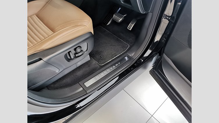 2024 認定中古車 Land Rover Discovery サントリーニブラック D300マイルドハイブリッド（ディーゼル） スタンダードホイールベース Dynamic HSE