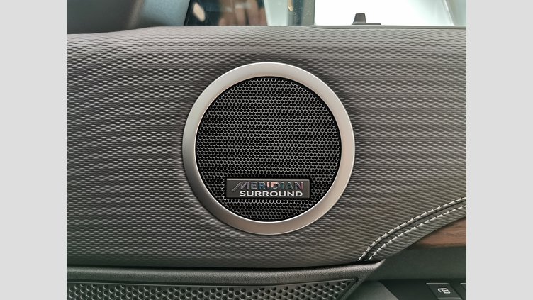 2024 認定中古車 Land Rover Discovery サントリーニブラック D300マイルドハイブリッド（ディーゼル） スタンダードホイールベース Dynamic HSE