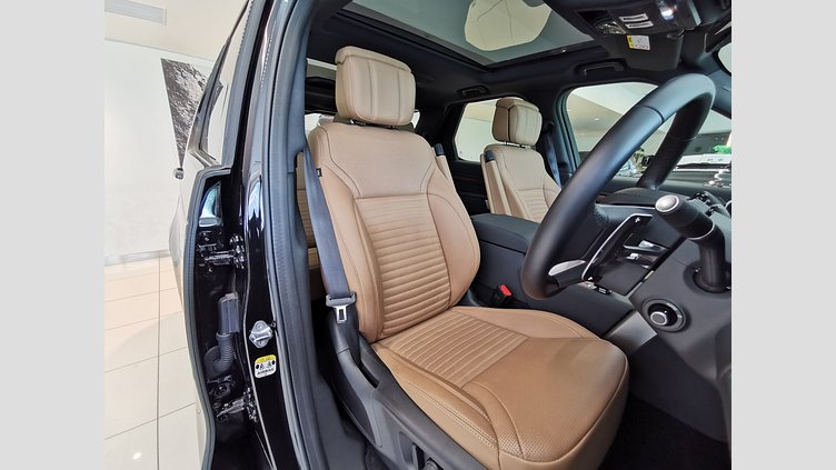 2024 認定中古車 Land Rover Discovery サントリーニブラック D300マイルドハイブリッド（ディーゼル） スタンダードホイールベース Dynamic HSE