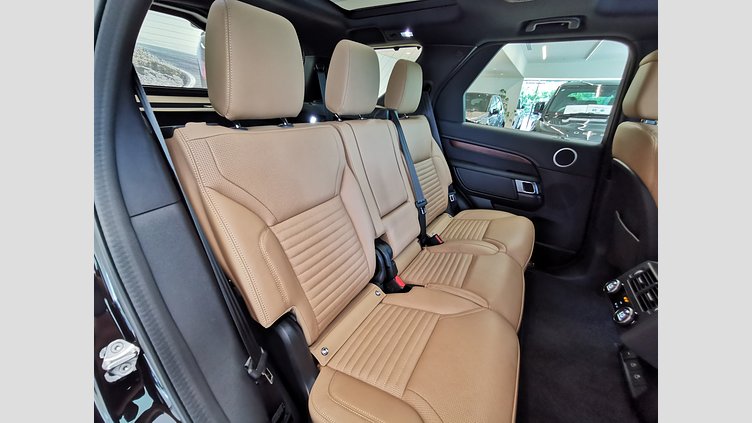 2024 認定中古車 Land Rover Discovery サントリーニブラック D300マイルドハイブリッド（ディーゼル） スタンダードホイールベース Dynamic HSE