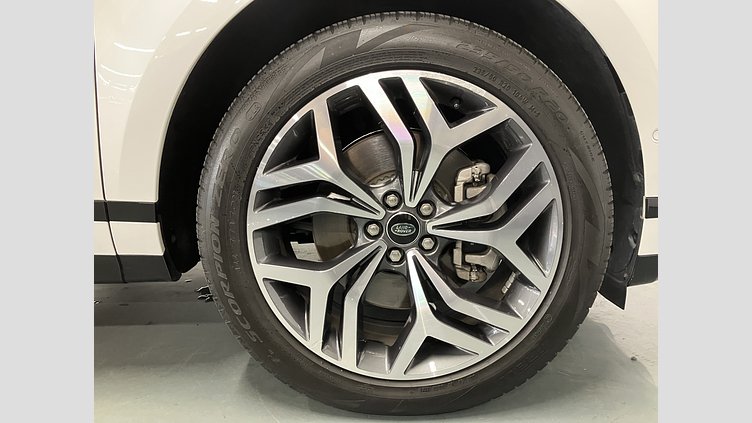 2023 認定中古車 Land Rover Range Rover Evoque オストゥーニパールホワイト(取り扱いの有無については、正規ディーラーにお問い合わせください。) D200 AWD（オートマチック）MHEV R-DYNAMIC SE