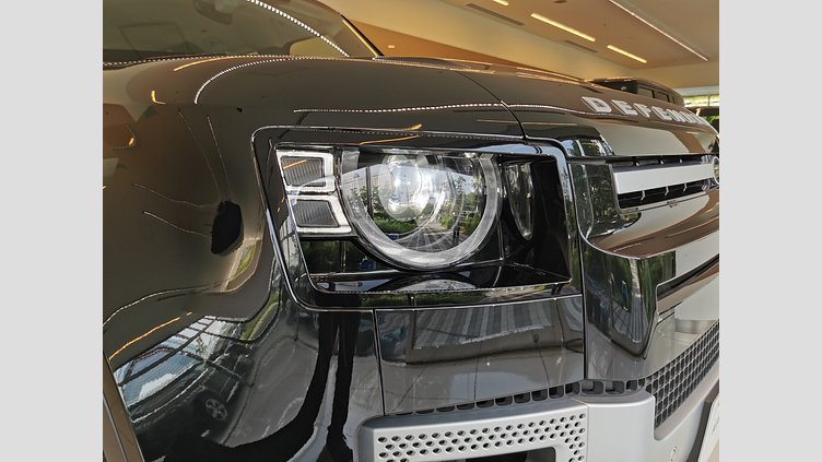 2025 認定中古車 Land Rover Defender 110 サントリーニブラック D350 ディーゼルマイルドハイブリッド S