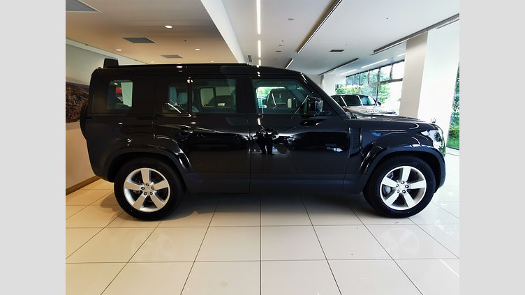 2025 認定中古車 Land Rover Defender 110 サントリーニブラック D350 ディーゼルマイルドハイブリッド S