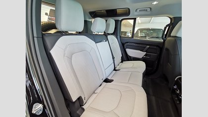 Defender 110 4