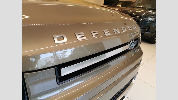 2025 認定中古車 Land Rover Defender 110 ゴンドワナストーン D350 ディーゼルマイルドハイブリッド S