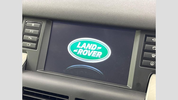 2016 認定中古車 Land Rover Discovery Sport Yulong White 2.0 litre Si4 Petrol HSE