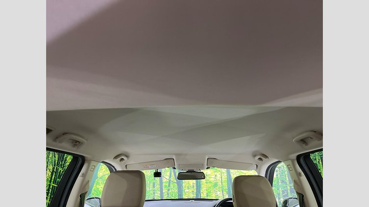 2016 認定中古車 Land Rover Discovery Sport Yulong White 2.0 litre Si4 Petrol HSE